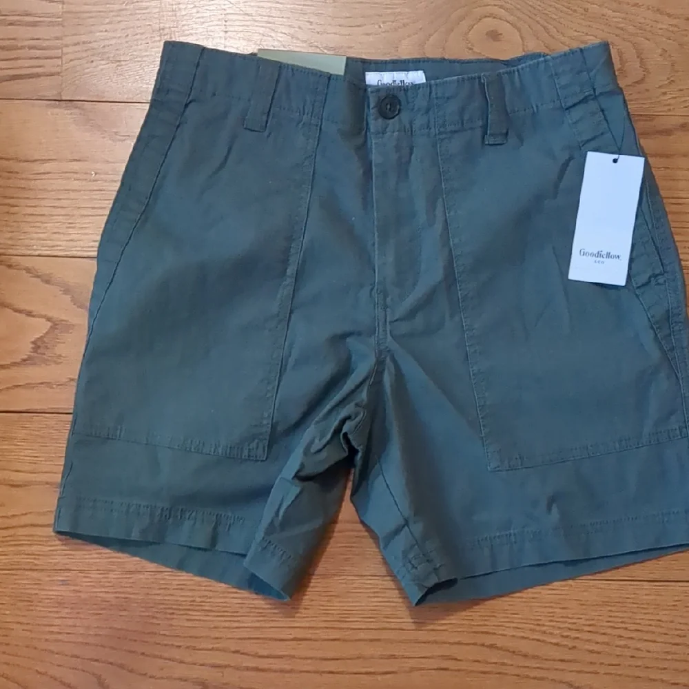 NWT Goodfellow & Co Men's Olive Flat Front Shorts SZ XS